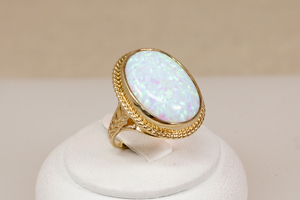 Stunning Large 9ct Gold Oval Opal Ring – 2011