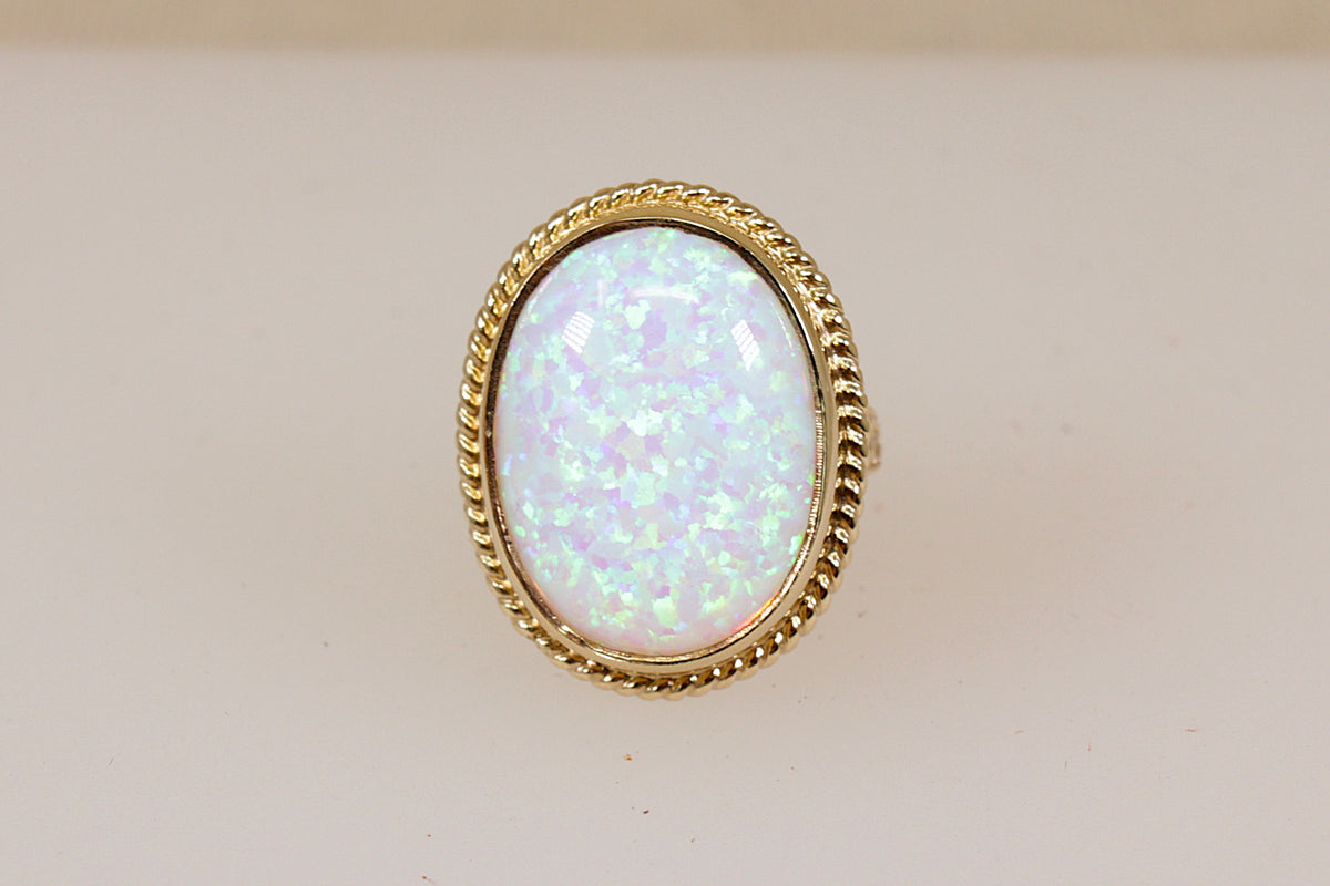 Stunning Large 9ct Gold Oval Opal Ring – 2011